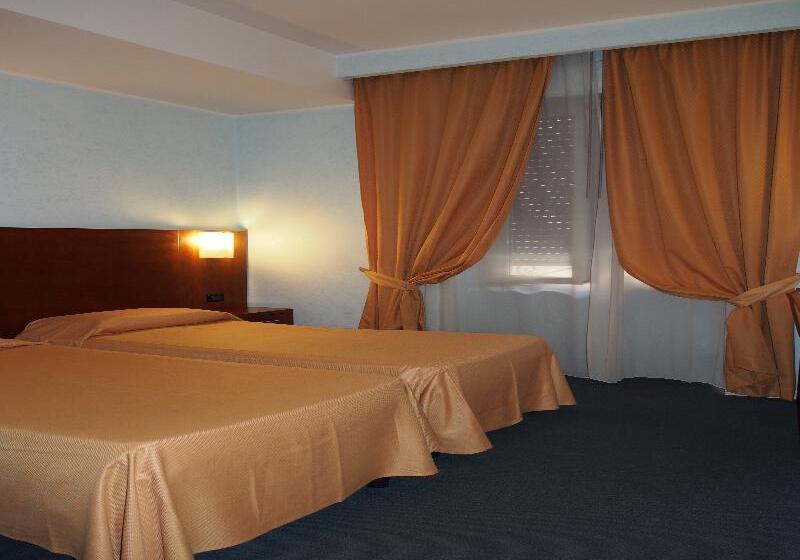 اتاق استاندارد چهار تخته, Osimar