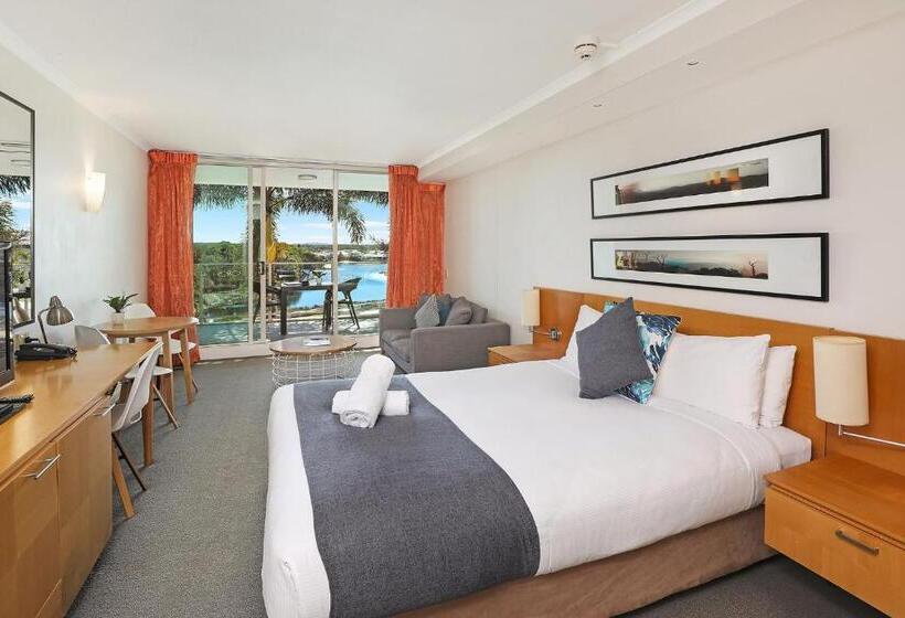 Студия Стандарт, Pelican Waters Golf Resort
