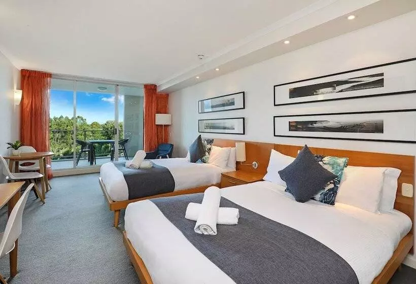استودیوی استاندارد, Pelican Waters Golf Resort