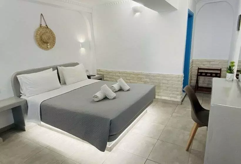 Standardrum, Perissa Bay