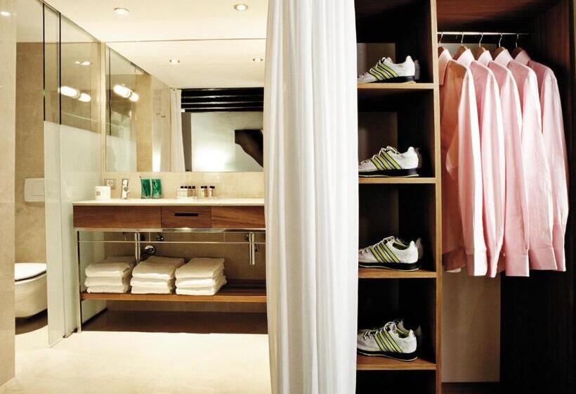 디럭스 룸, Petit Palace Hotel Tres