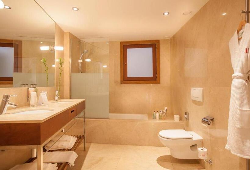 디럭스 스위트, Petit Palace Hotel Tres