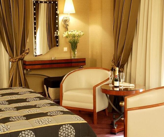 수피리어 룸, Piraeus Theoxenia