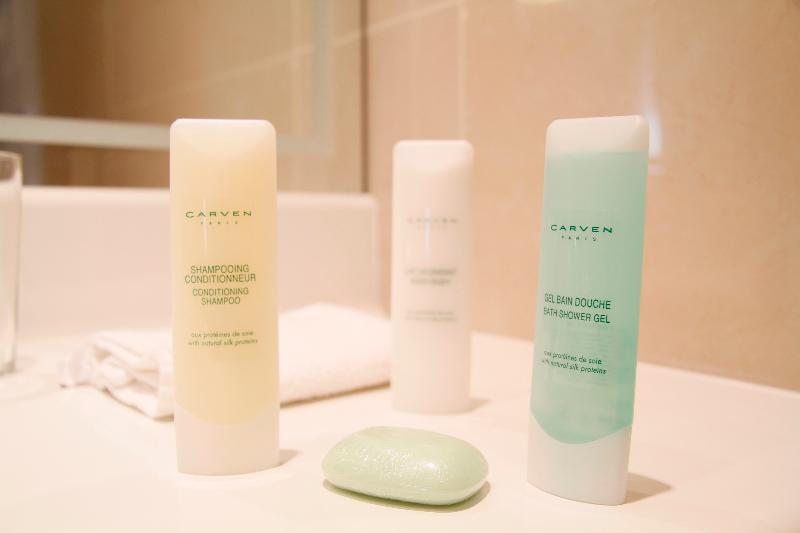 غرفة قياسية, Piraeus Theoxenia