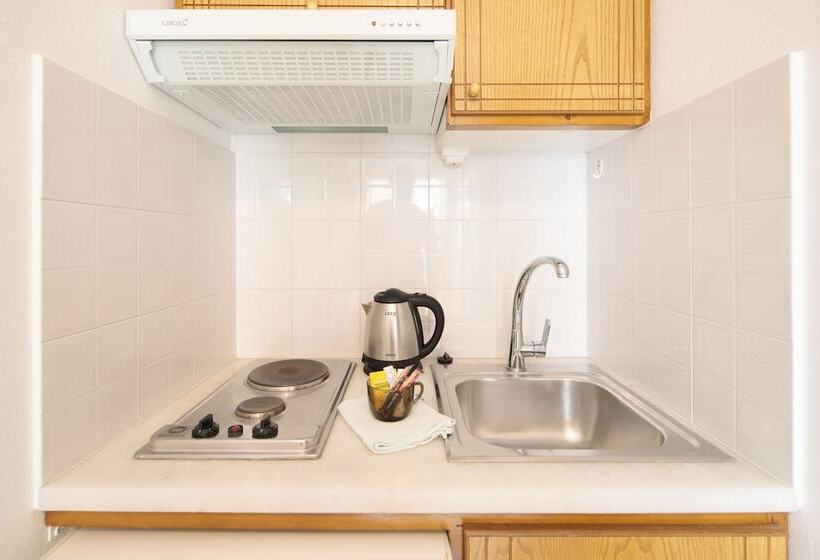 Четырехместный Номер Стандарт, Proteas Hotel & Suites