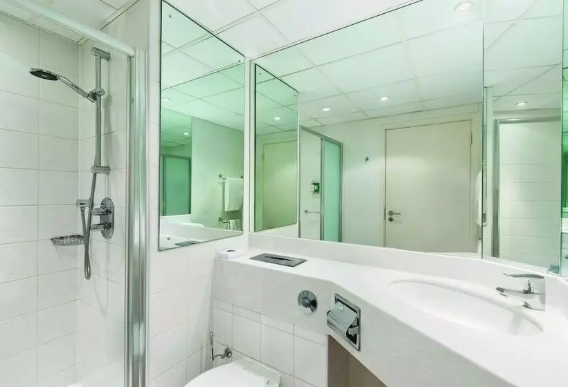 スタンダードルーム, Ramada Hotel & Suites By Wyndham Coventry