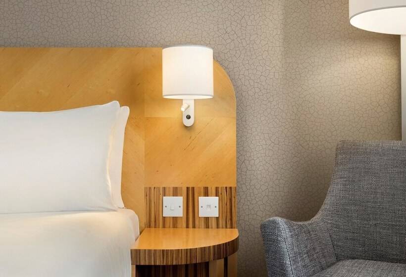 Номер Стандарт, Ramada Hotel & Suites By Wyndham Coventry
