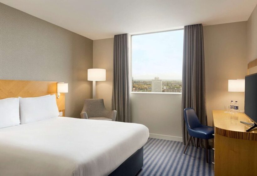 标准间, Ramada Hotel & Suites By Wyndham Coventry