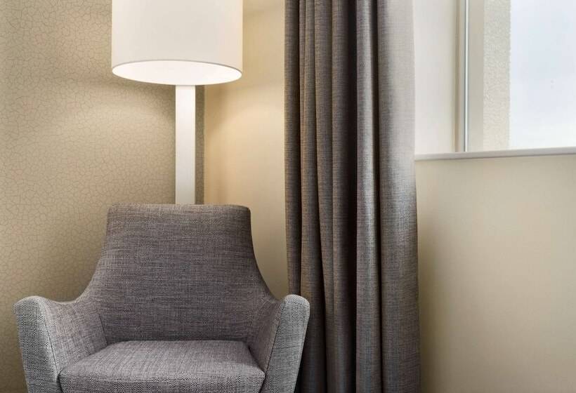 标准间, Ramada Hotel & Suites By Wyndham Coventry