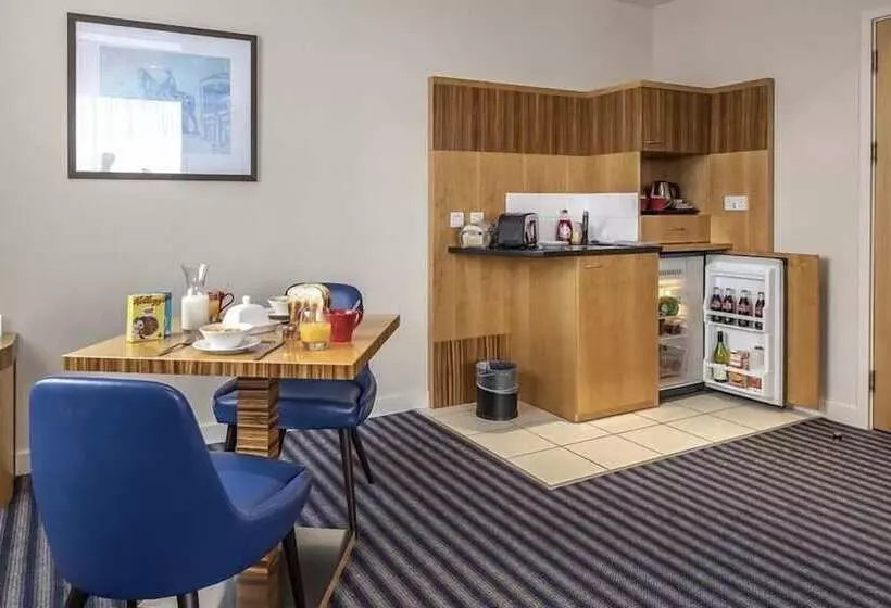 スイート, Ramada Hotel & Suites By Wyndham Coventry