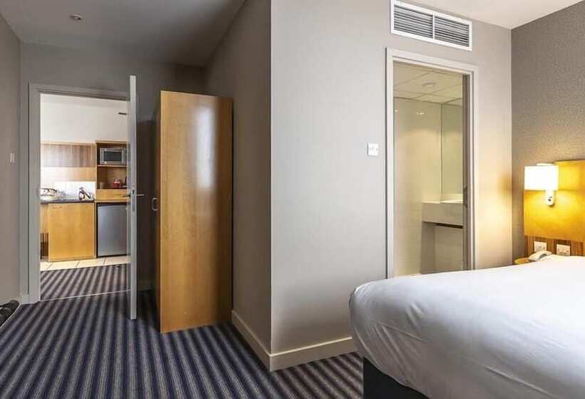 Люкс, Ramada Hotel & Suites By Wyndham Coventry