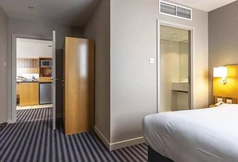 スイート, Ramada Hotel & Suites By Wyndham Coventry