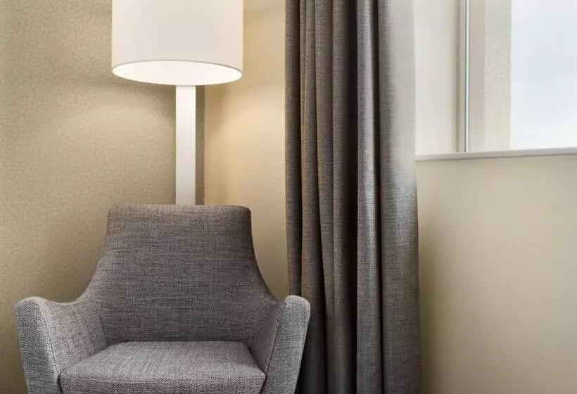 身障者適用スタンダードルーム, Ramada Hotel & Suites By Wyndham Coventry