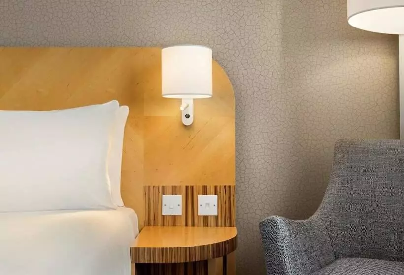 身障者適用スタンダードルーム, Ramada Hotel & Suites By Wyndham Coventry