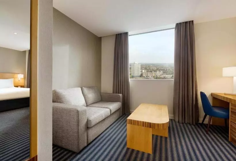 スーペリアールーム, Ramada Hotel & Suites By Wyndham Coventry