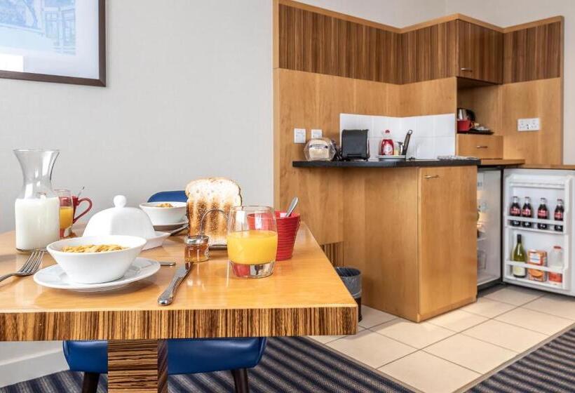 套房, Ramada Hotel & Suites By Wyndham Coventry