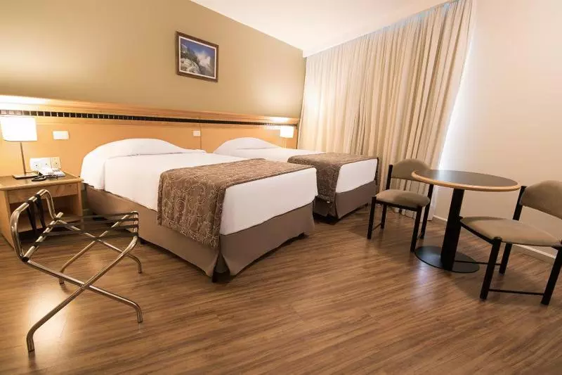 身障者適用スタンダードルーム, Ramada Hotel & Suites By Wyndham Coventry