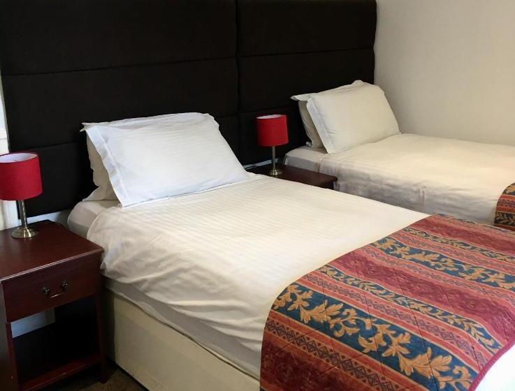 スーペリアールーム, Waverley