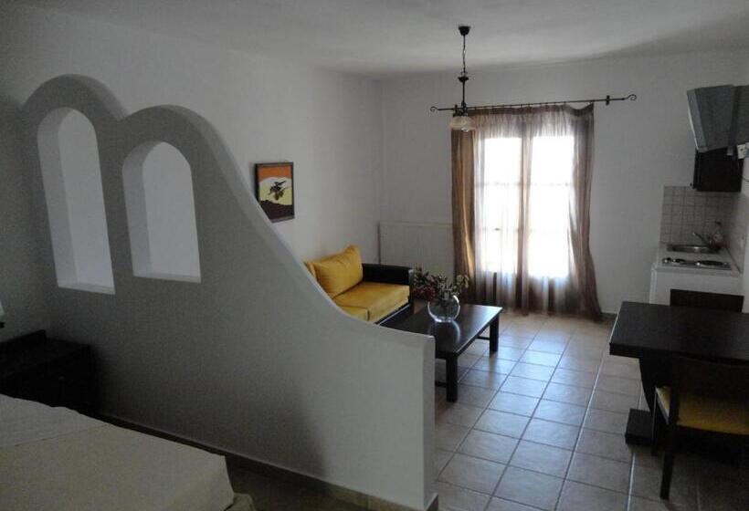 سوییت جونیور با چشمانداز دریا, Yalis