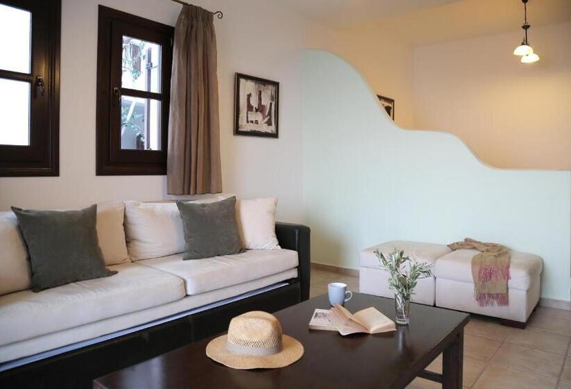 سوییت جونیور با چشمانداز دریا, Yalis