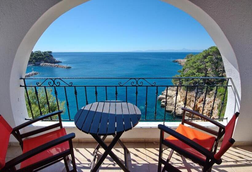 سوییت جونیور با چشمانداز دریا, Yalis