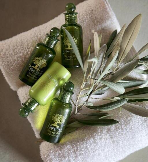 استودیوی استاندارد, Yalis