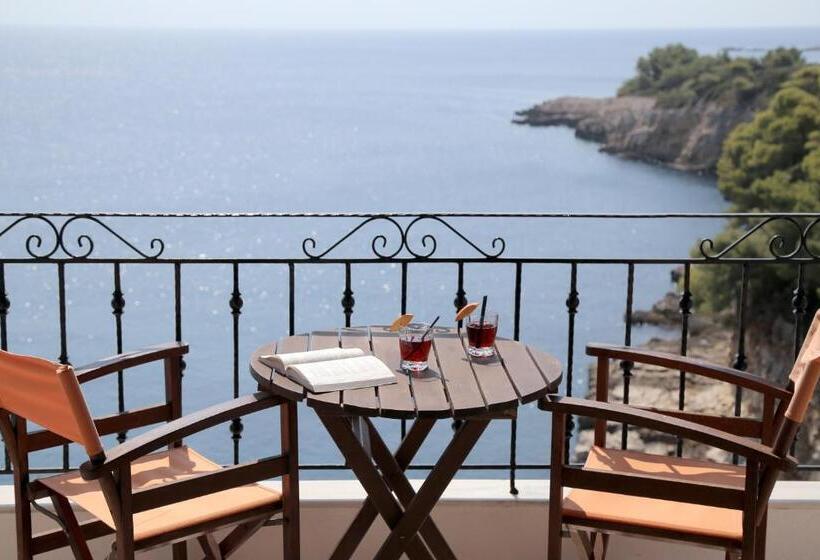 سوییت جونیور با چشمانداز دریا, Yalis