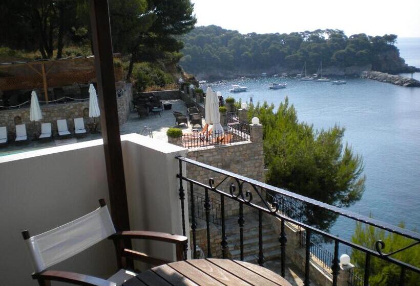 سوییت جونیور با چشمانداز دریا, Yalis