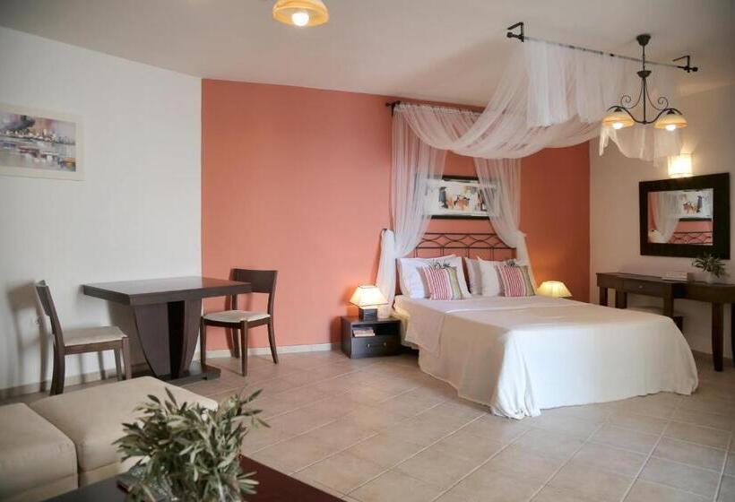 استودیو خانوادگی, Yalis