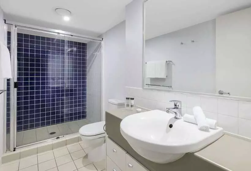 آپارتمان مدیریتی 2 خوابه, Oaks Brisbane Lexicon Suites
