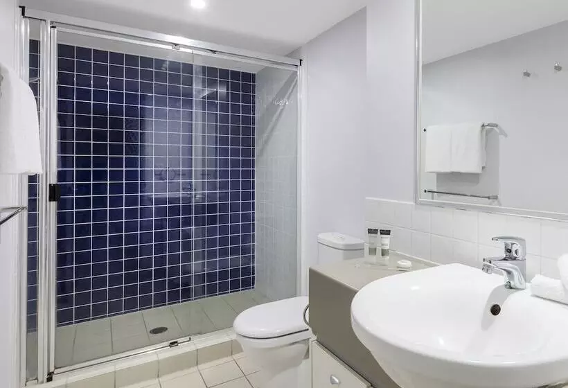 آپارتمان مدیریتی 2 خوابه, Oaks Brisbane Lexicon Suites