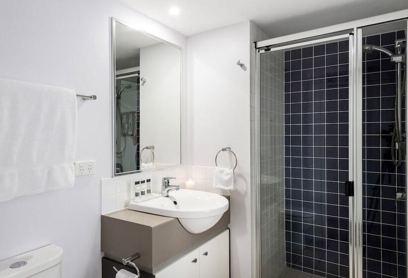 Апартаменты 2 Спальни, Oaks Brisbane Lexicon Suites