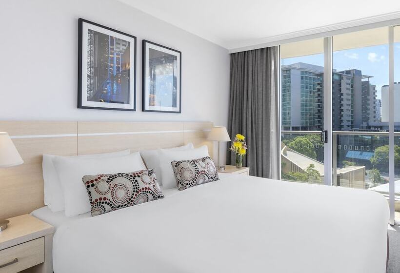 Апартаменты 2 Спальни, Oaks Brisbane Lexicon Suites