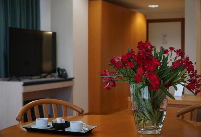 חדר דלוקס, Tursport