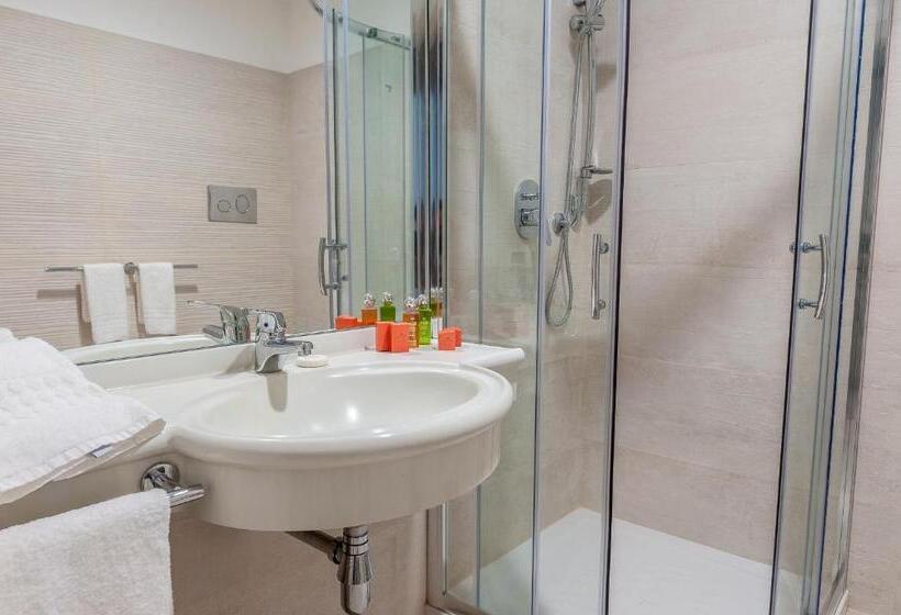 标准间, Acacia Marina