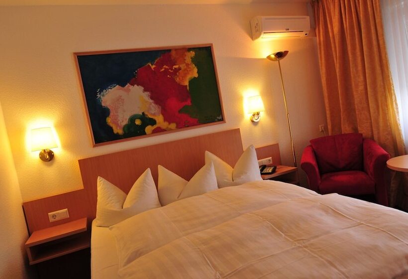 اتاق استاندارد سه نفره, Ambassador Thecontinents