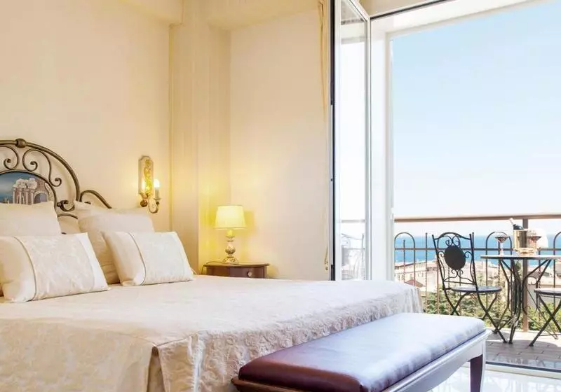 Sviitti Merinäkymä, Art Diamond Naxos Taormina