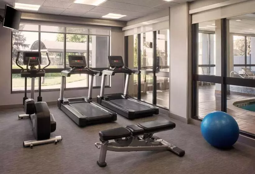 سوئیت با تخت بزرگ, Courtyard By Marriott Mississaugaairport Corporate Centre West