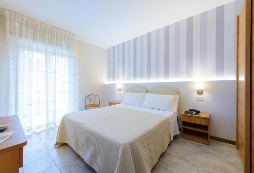 スタンダードルーム, Falco