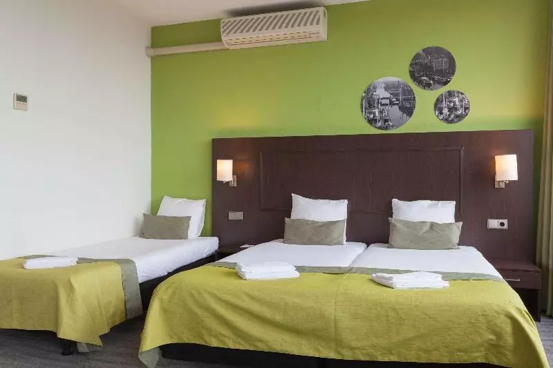 اتاق راحتی سه تخته, Flonk Hotel Groningen Centre, Bw Signature Collection