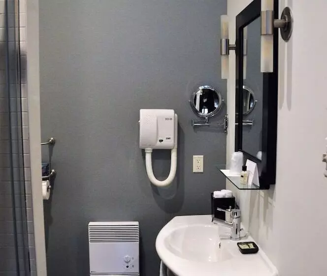 デラックスルーム, Unique Stays   1595 St Denis