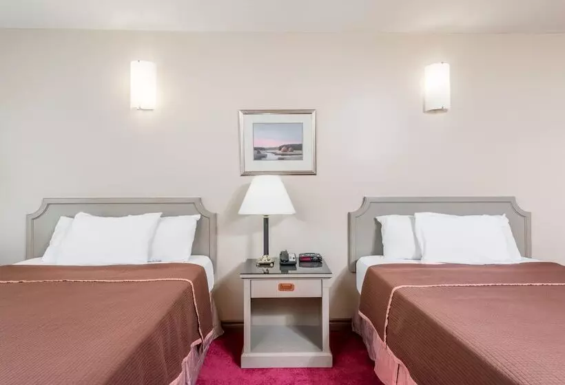 اتاق استاندارد با 2 تخت دوبل, London Travel Inn