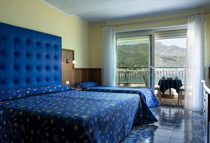 חדר סופריור לשלושה עם נוף לים, Panoramic