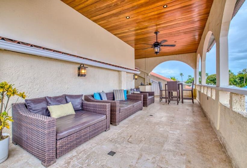 شقة دور أخير غرفتين نوم, Tropical Suites