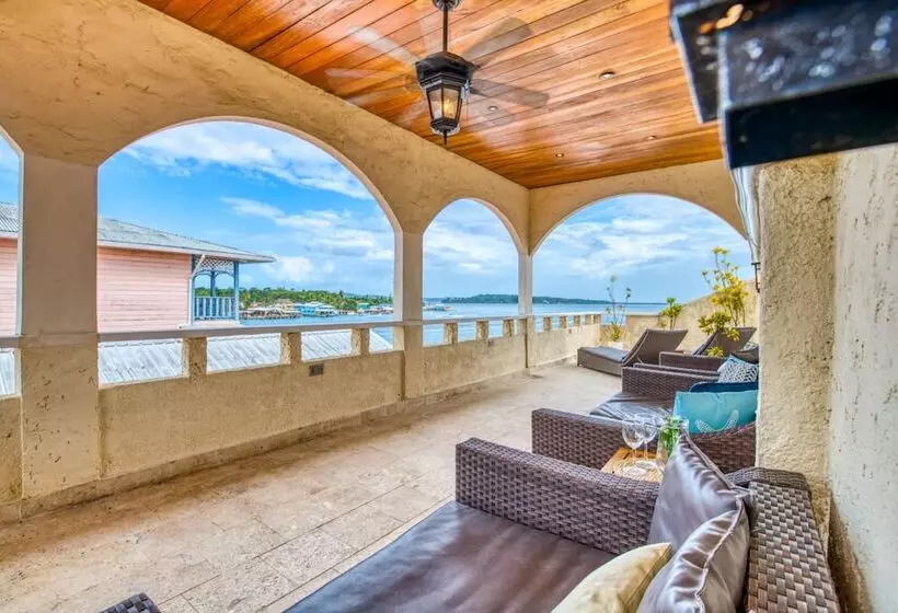 , Tropical Suites