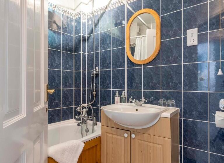 غرفة قياسية, Wisteria