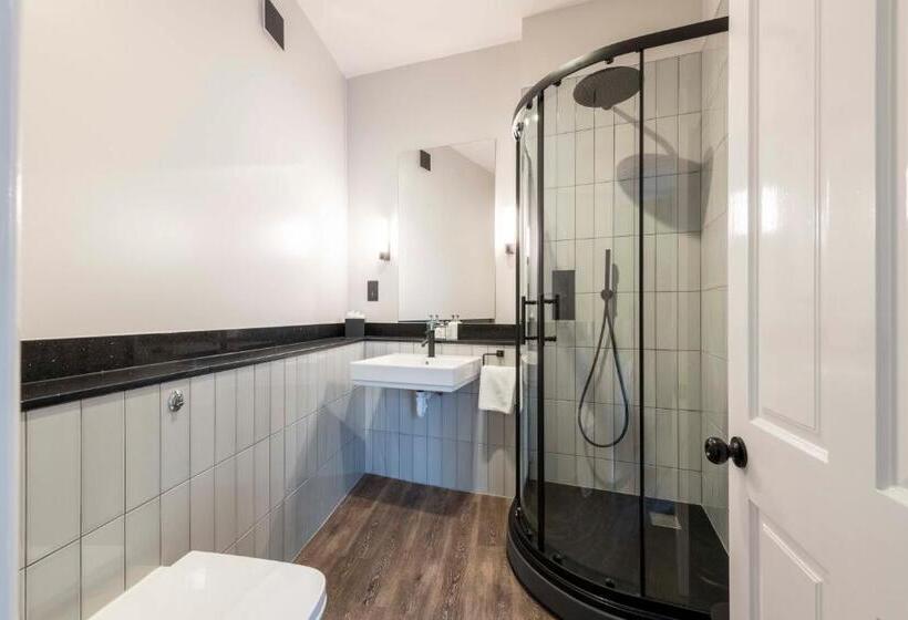 إستوديو قياسى سرير كينج, Wisteria