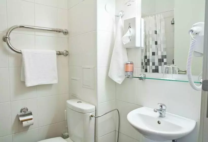 اتاق استاندارد یک نفره, Kolonna Hotel Rēzekne