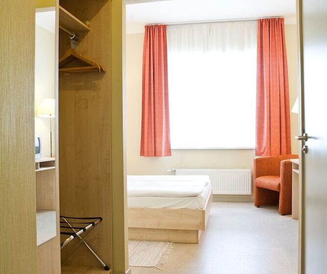 اتاق استاندارد یک نفره, Kolonna Hotel Rēzekne