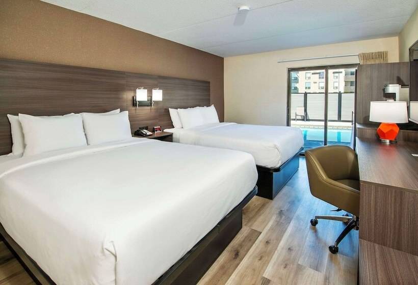 带2个双人床的标准工作室, Quality Inn